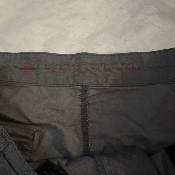Free World Men’s Shorts 36 Used Grey - Picture 5 of 6